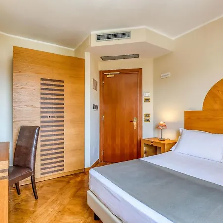 Penthouse מלון 4*