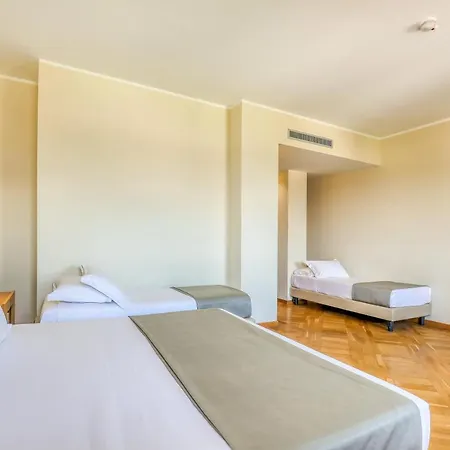 Penthouse 4*