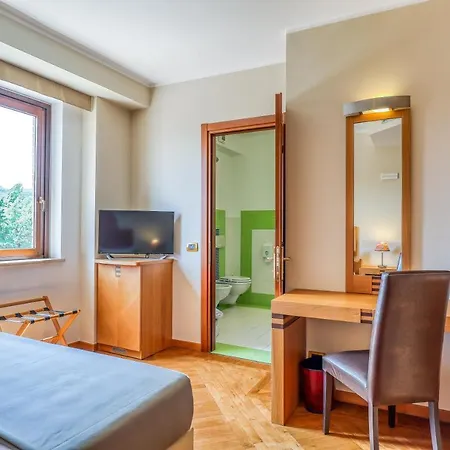 מלון Penthouse 4*