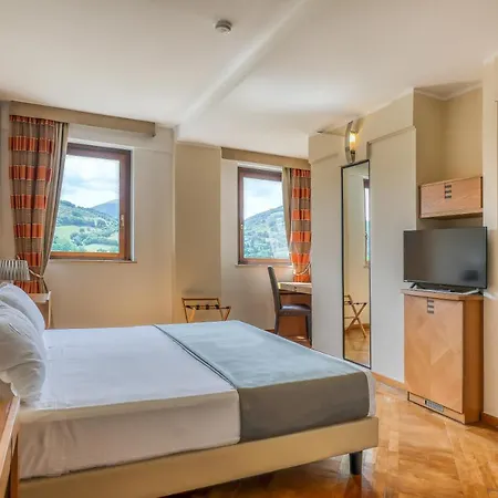 Penthouse 4*