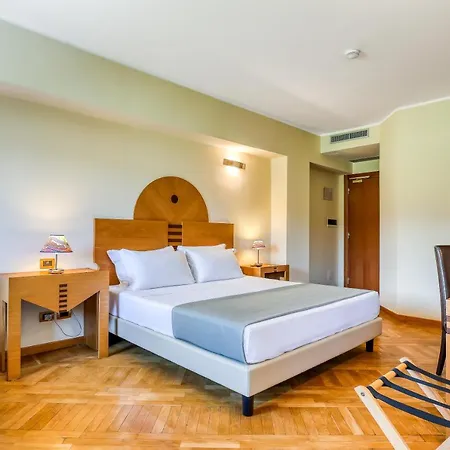 Penthouse 4*
