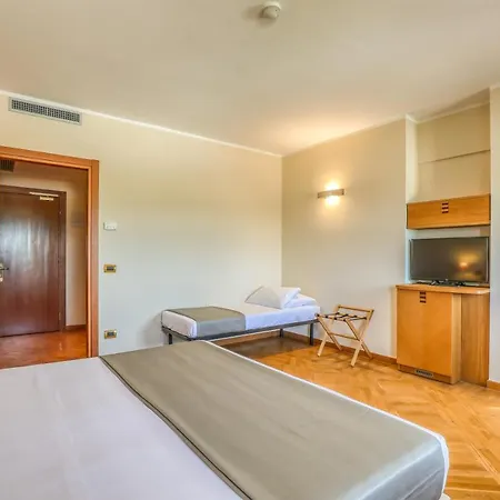Penthouse מלון פרוג'ה