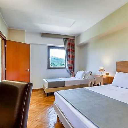 מלון Penthouse 4*
