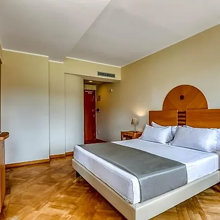 Penthouse מלון 4*