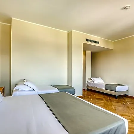 Penthouse מלון 4*