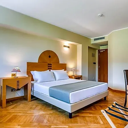 Penthouse מלון פרוג'ה