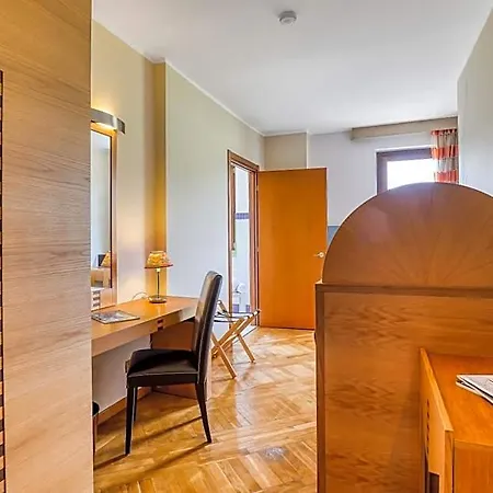 Penthouse Hotell 4*