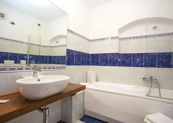 Penthouse 4* بيرودجا